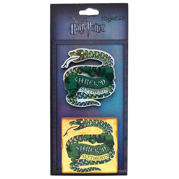 Universal Studios Harry Potter Slytherin Shrewd Set of 2 Magnet - Picture 1 of 1